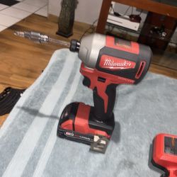 Milwaukee Impact Drill With Charger