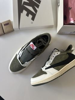 Air Jordan 1 Low OG SP- Travis Scott - Medium Olive- Size 11