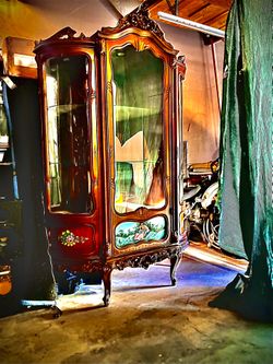 Italian hutch from Sicily handpainted