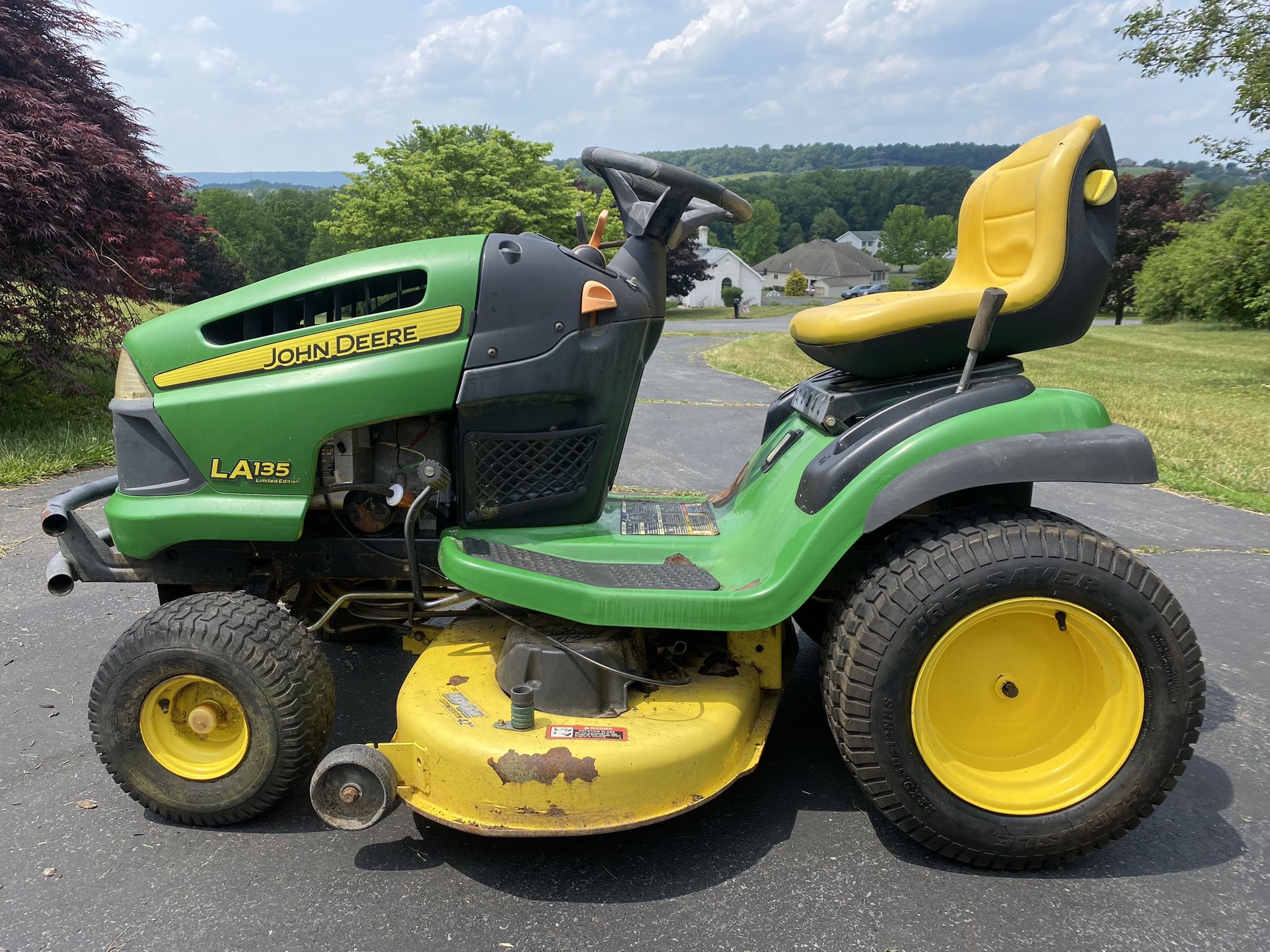 Parting Out John Deere LA135 Lawn Tractor 