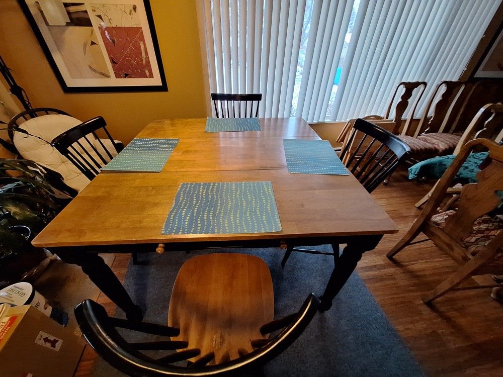 Extendable Dining Table W/4 Tall Chairs