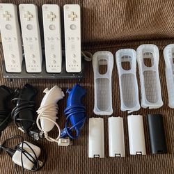 Nintendo Wii Remote + Nunchucks