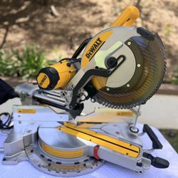 DEWALT  Miter Saw DWS780