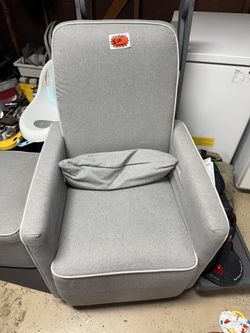 DaVinci Olive Glider and Ottoman (Gray)