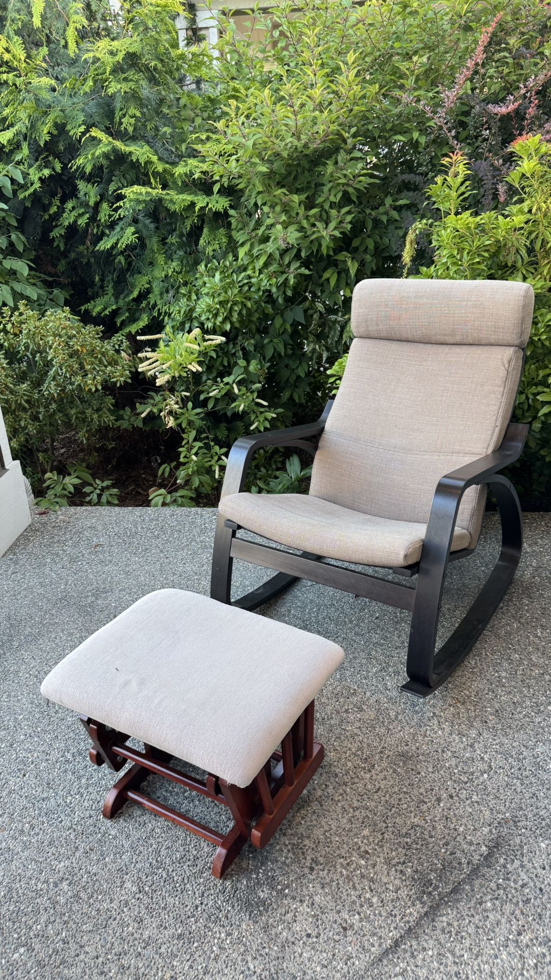 Ikea Rocking chair with small pouf🌺great condition