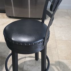 Swivel counter chairs/stools