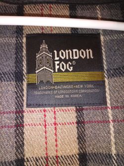 VINTAGE LONDON FOG TRENCH COAT
