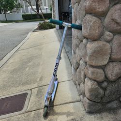 Razor kick scooter