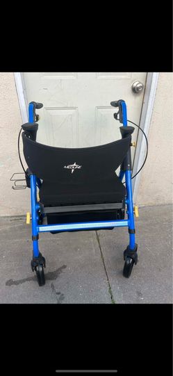ROLLING WALKER