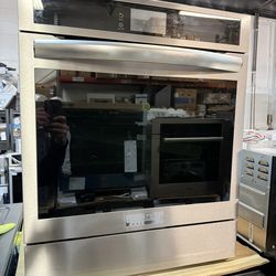 New Frigidaire - Gallery 24" Built-In Single Electric Wall Oven with Air Fry - Stainless Steel