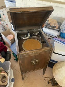 Victrola Record Player 