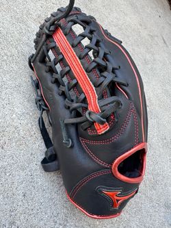 Mizuno lefty baseball glove size 12.75” in excellent condition have more equipment available