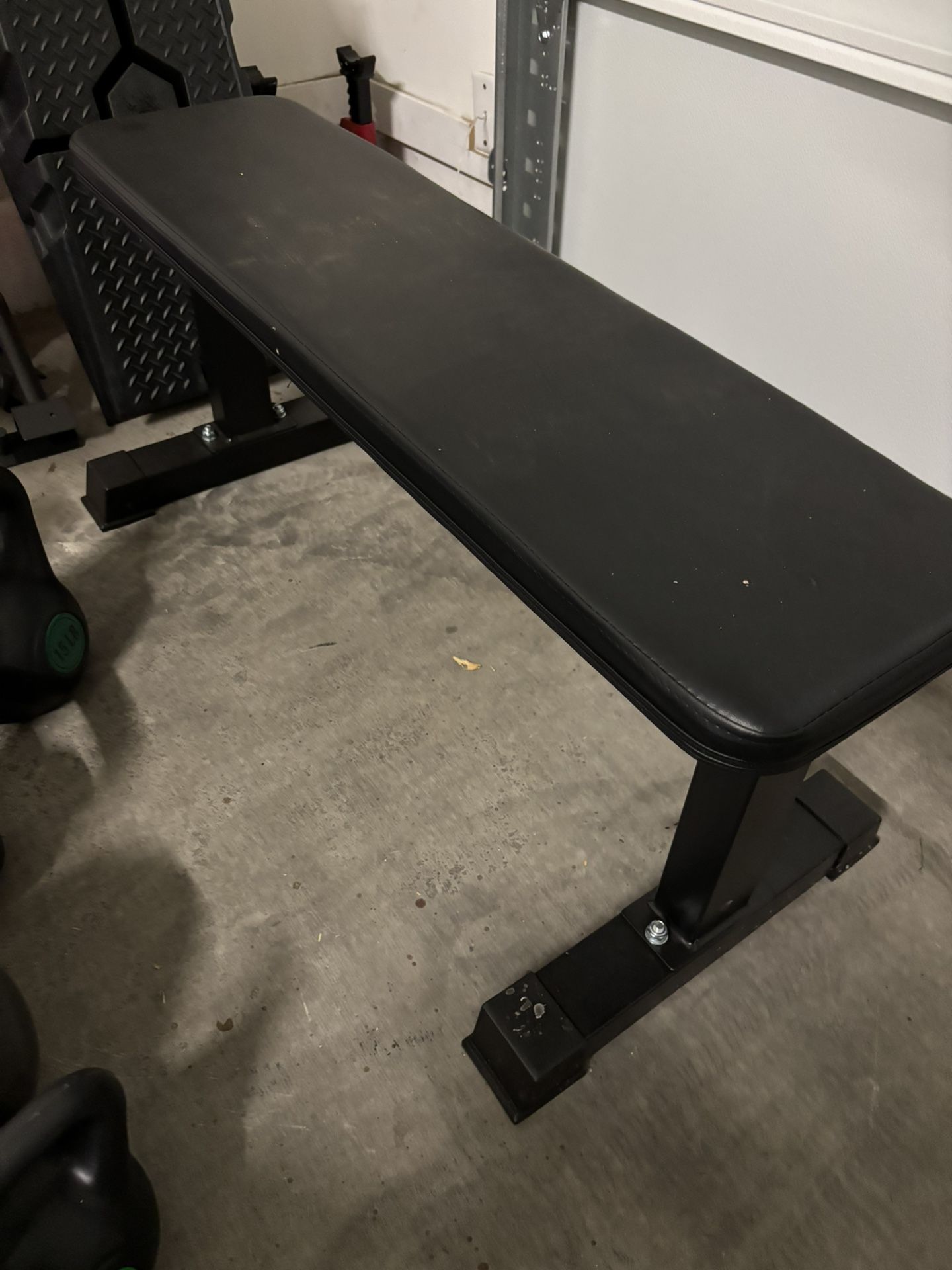Amazon Basics Flat Bench