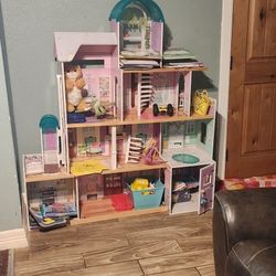 Doll House 