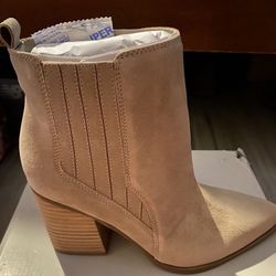 Brand New Marc Fisher Boots Size 6 