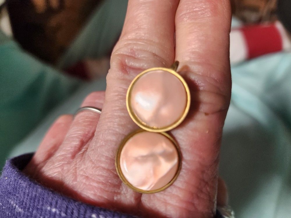 A Pair Of Vintage Pink Cabachone Luster screw Back Earrings. 1930s
