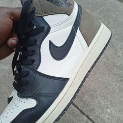 Jordan 1 Dark Mocha
