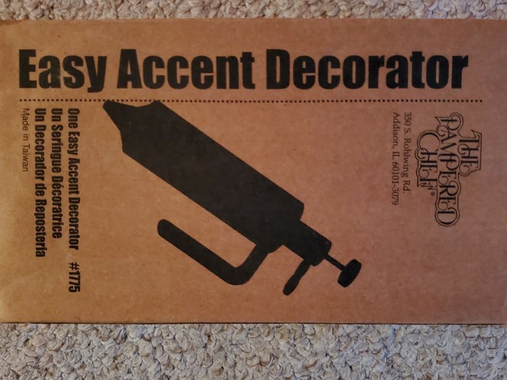 Pampered Chef East Accent Decorator new