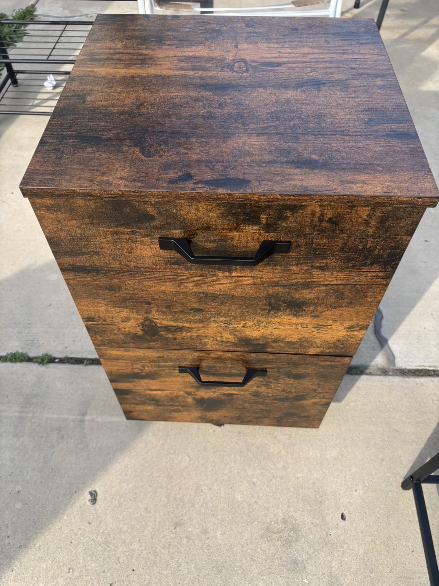 2-drawer mobile vertical filing cabinet