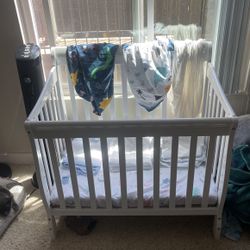 Baby Crib, Mattress And Sheets For Sale 