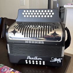 Hohner panther 3 row accordion