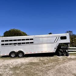 Clean 6 Horse Trailer With Camper /storage 