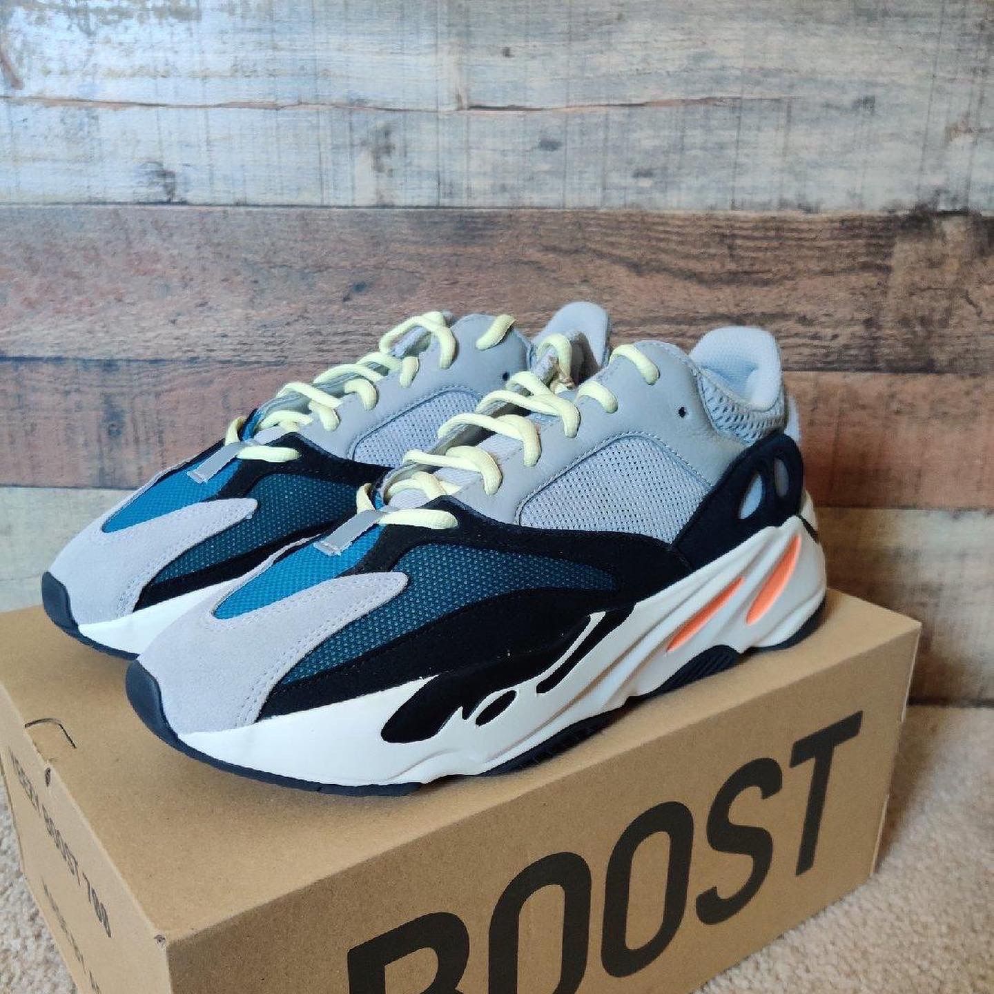 adidas Yeezy Boost 700 • Wave Runner • Size 10M • DS