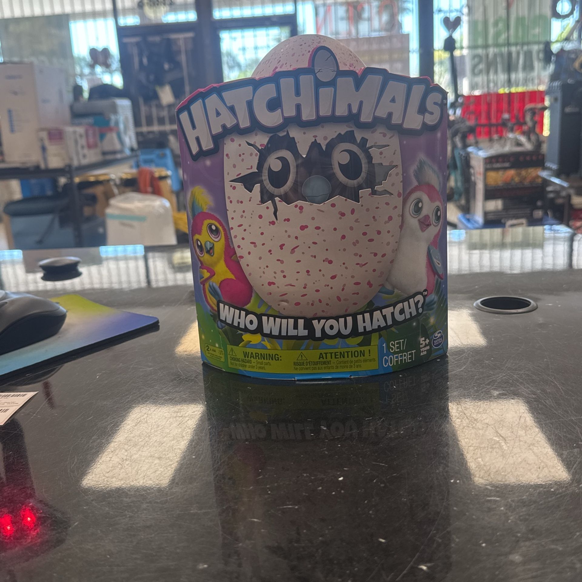 Action Figures Spin master Hatchimals , Pink ,Blue. Yellow