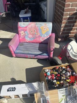 Bubble Guppies Kids Sofa