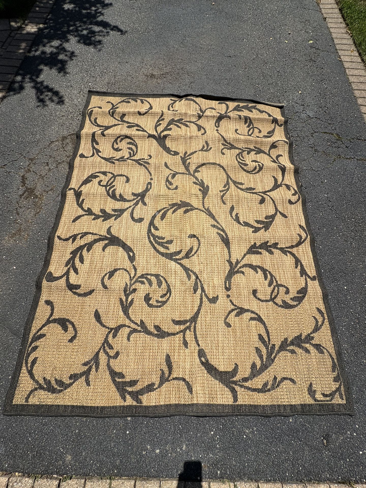 Outdoor Patio Rut Carpet 5’3 X 7’4