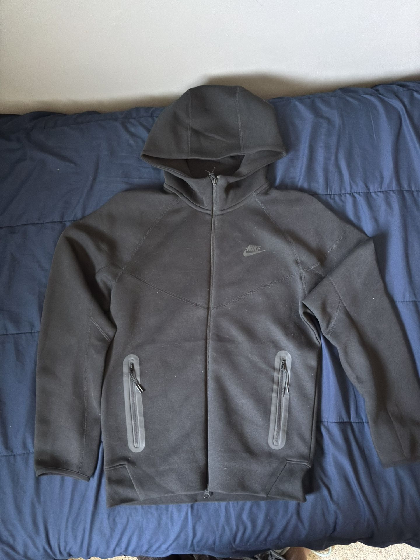Nike Tech Fleece All black Size small