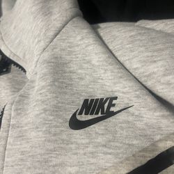 Grey Nike Tech Fleece