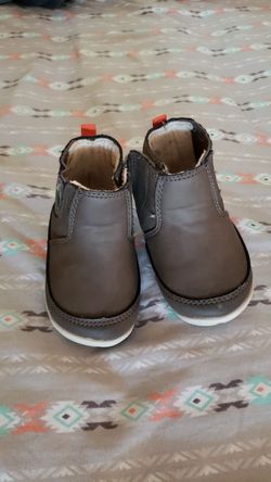 Carter's Size 3.5 Taupe/Gray boots