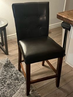 Set a four barstools