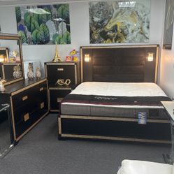 Beautiful 5pc Bedroom Furniture Set 