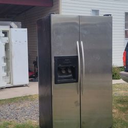 Refrigerators 200 For Both Working Jest Need Little Free On