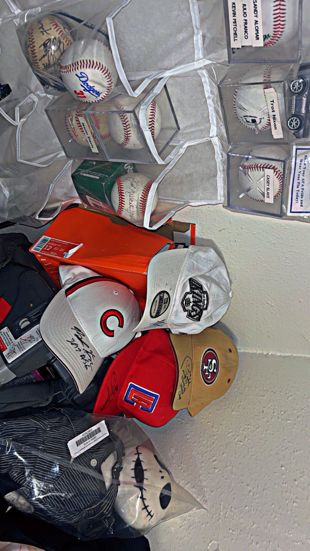Autograph sports hats, and baseballs