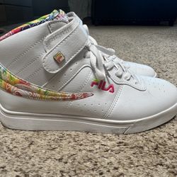 Womens Fila Size 10 ( New)  