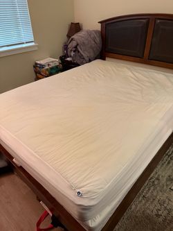 Queen Sized Sleep Number Bed