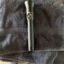 Stream light Stinger Flashlight