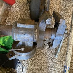Big Heavy Duty Vise $50 Bucks
