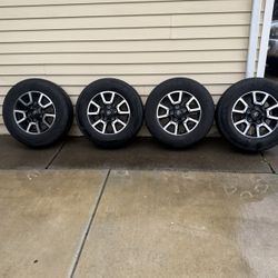  18 Inch 5 Lugs Toyota Stock Wheels With Tires