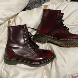 Doc Martens Maroon