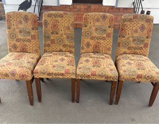 Set of 4 chairs