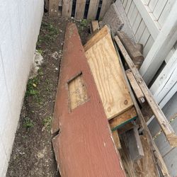 Scrap wood/ Laminate Sheets Free
