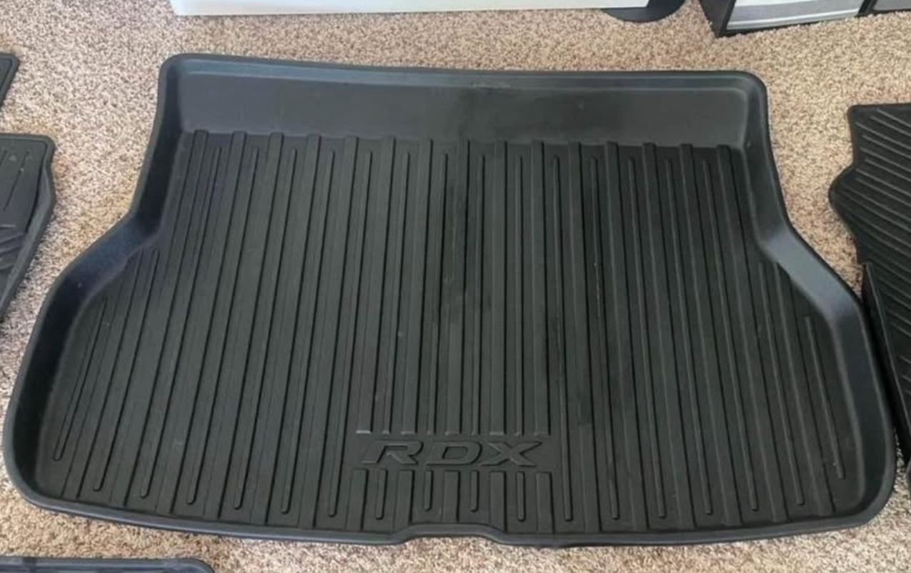 Pre-2020 Acura RDX Trunk Mat