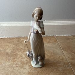 Lladro “Summer Stoll” #7611