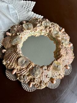 Vintage United Design Hayes Parker 15" Seashell Wall Mirror (2002)