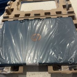 Brand NEW HP Laptop 15.6 teal 128GB