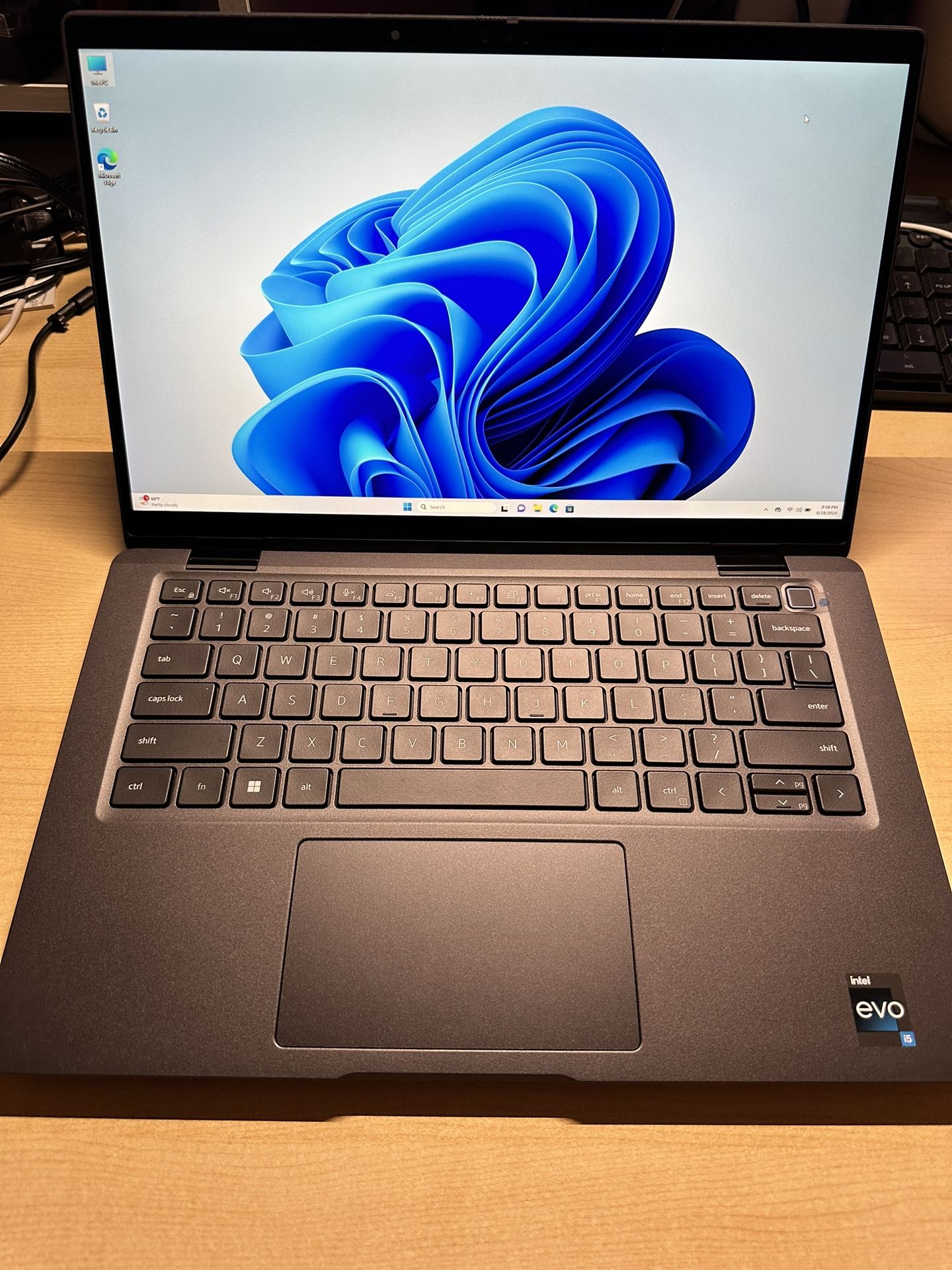 Dell Latitude 7430 2-in-1 14” Laptop, 12th gen i5, 16g ram, 512g ssd, touchscreen.